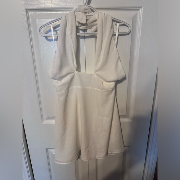 Revolve - super down - Ember halter fit & flare white dress- bridal - Picture 3 of 4